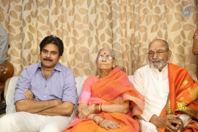 Pawan Kalyan and Trivikram Meets K Vishwanath - 62 of 77