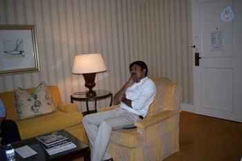 Pawan Kalyan Meets Prof Steve Photos - 4 of 7