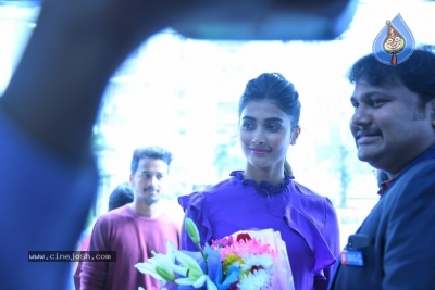 Pooja Hegde Launches Samsung Galaxy Note 9 Mobile - 6 of 26