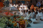 sachin-pays-tribute-to-sathya-sai-baba