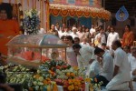 sachin-pays-tribute-to-sathya-sai-baba