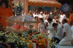 sachin-pays-tribute-to-sathya-sai-baba