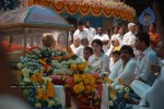 sachin-pays-tribute-to-sathya-sai-baba