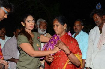 Sri Reddy Distributes Blankets for Orphans - 37 of 40