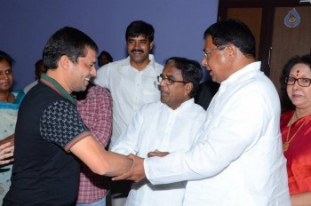 T Congress Leaders Watches Rudramadevi Movie - 15 of 33