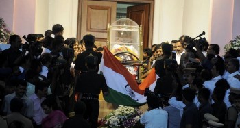 Tamil Nadu CM Jayalalithaa Final Journey Photos - 34 of 147