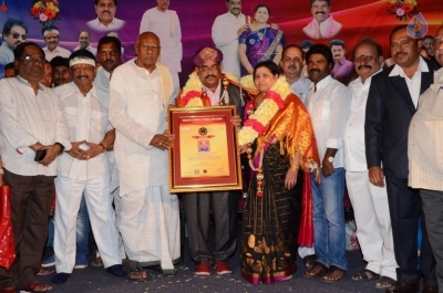 Telugu Cinema World Records Felicitation Press Meet - 14 of 42