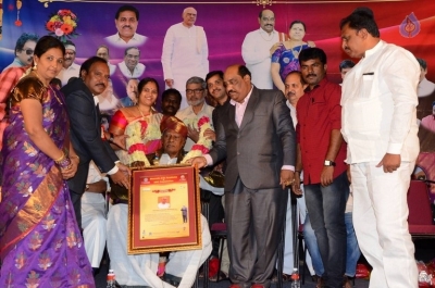 Telugu Cinema World Records Felicitation Press Meet - 31 of 42