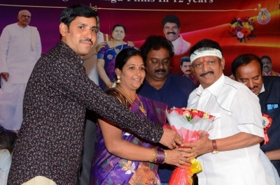 Telugu Cinema World Records Felicitation Press Meet - 40 of 42