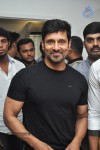 vikram-inaugurates-the-body-studio-gym