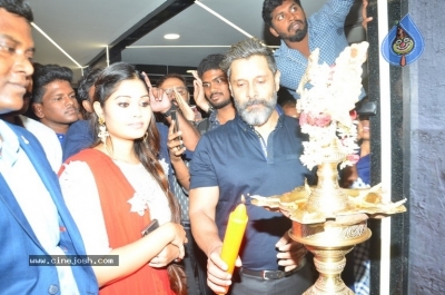 Vikram Launches Fitness Laboratory - 7 of 8