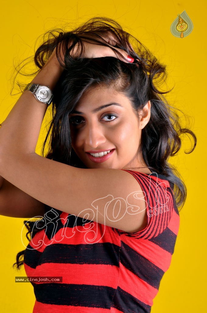Anisha Singh Hot Stills  - 20 / 40 photos