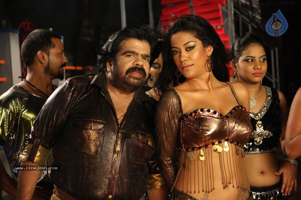 Arya Surya Tamil Movie Hot Stills - 5 / 85 photos