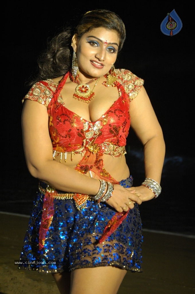 Avan Appadithan Tamil Movie Hot Stills - 18 / 35 photos