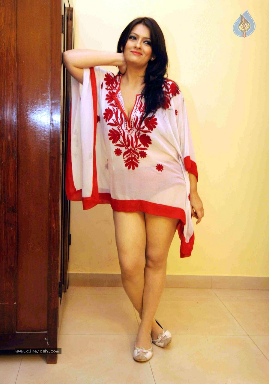 Falguni Rajani Erotic Photoshoot - 14 / 22 photos
