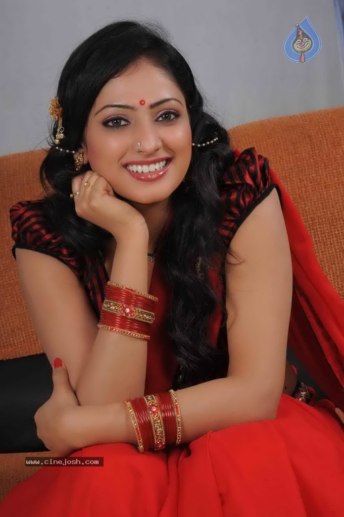 Haripriya Spicy Stills - 8 / 43 photos