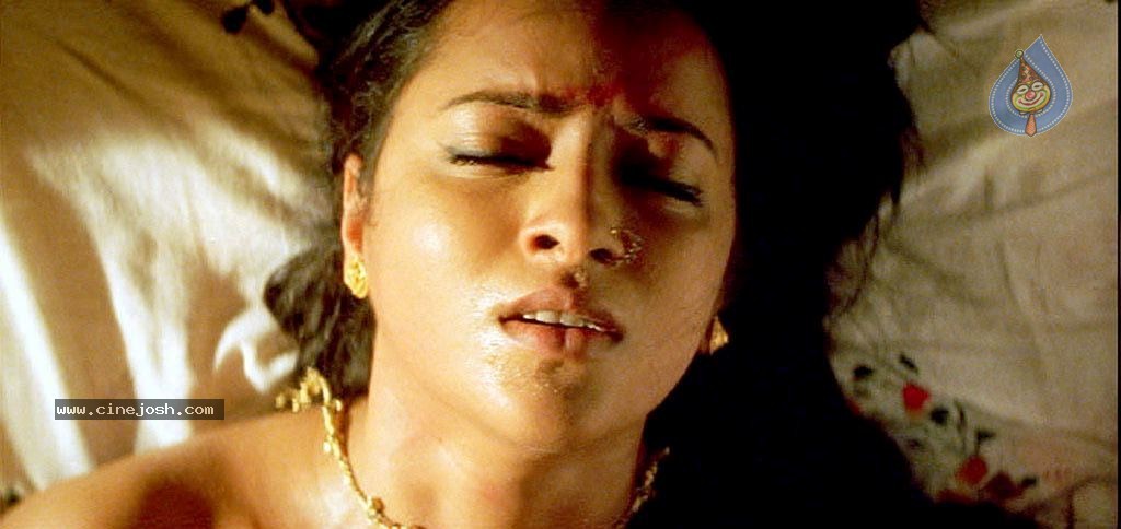 Ilavarasi Tamil Movie Spicy Stills - 10 / 14 photos