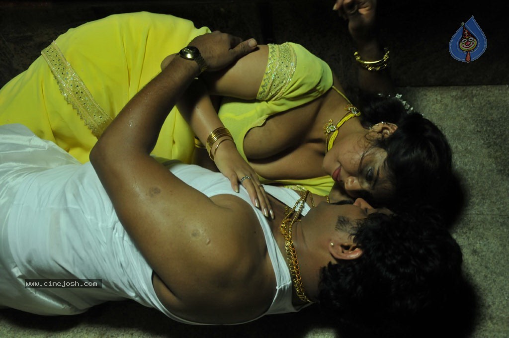 Kiliyanthattu Thoothukudi 2 Tamil Movie Spicy Stills