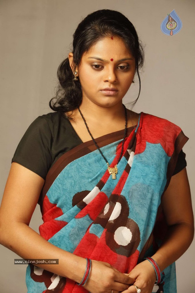 Mutham Thara Vaa Tamil Movie Hot Stills - 28 / 103 photos