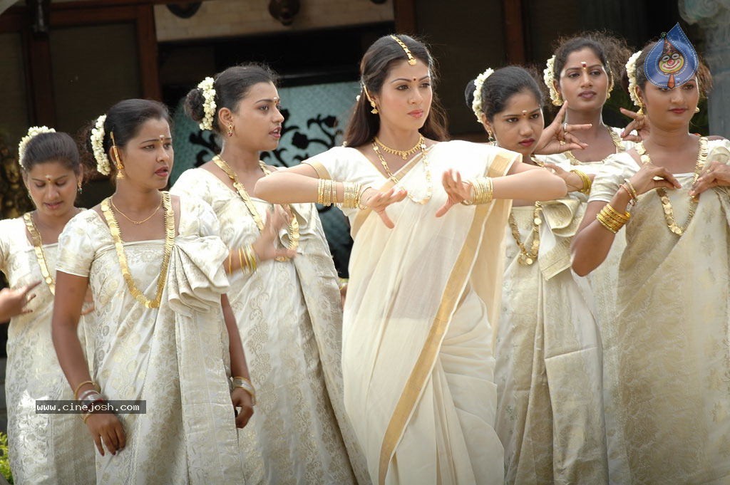 Mythili Tamil Movie Hot Stills - 13 / 65 photos