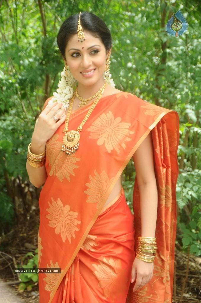 Mythili Tamil Movie Hot Stills - 22 / 65 photos