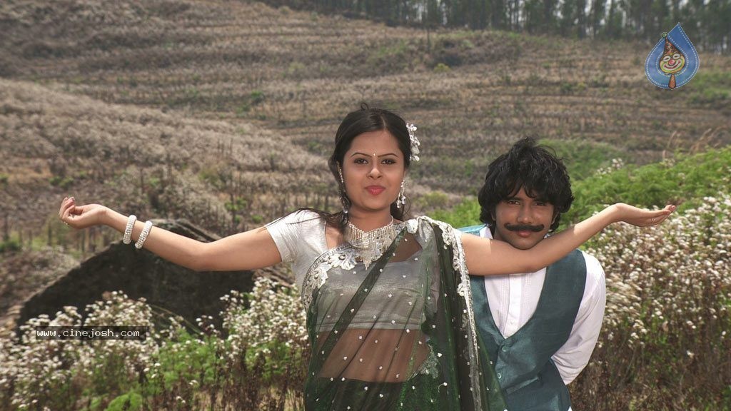 Naanum En Jamunavum Tamil Movie Hot Stills - 8 / 52 photos