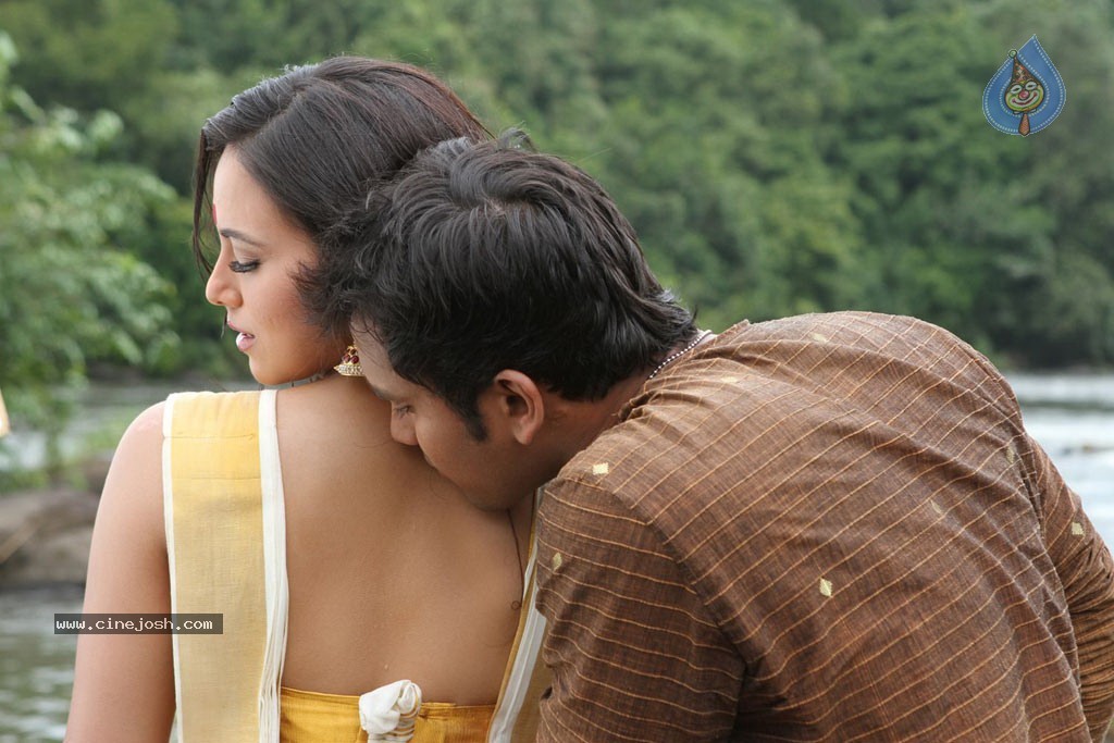 Nadigayin Diary Tamil Movie Hot Stills - 18 / 41 photos