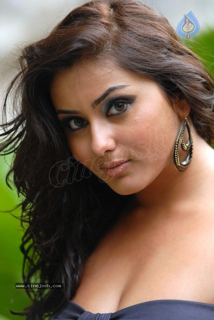 Namitha New Spicy Photos - 8 / 87 photos