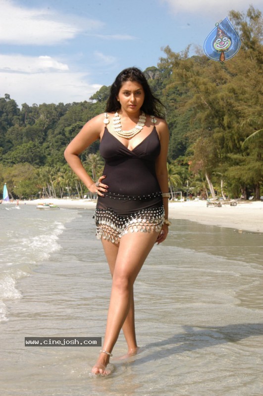 Namitha Spicy Bikini Pics - 69 / 115 photos