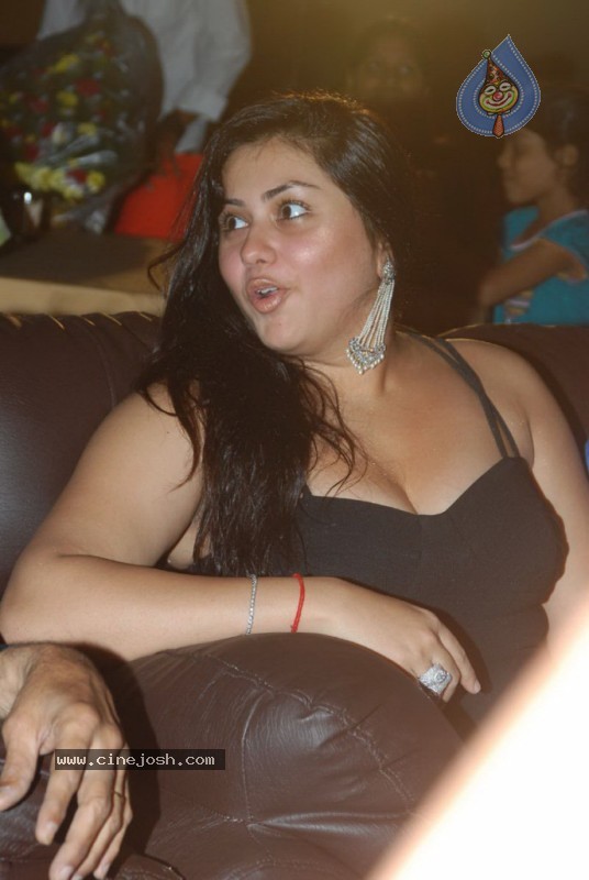 Namitha Spicy Stills - 10 / 88 photos