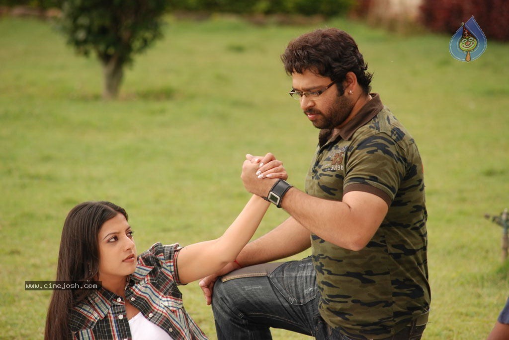 Ninaivil Nindraval Tamil Movie Spicy Stills - 9 / 58 photos