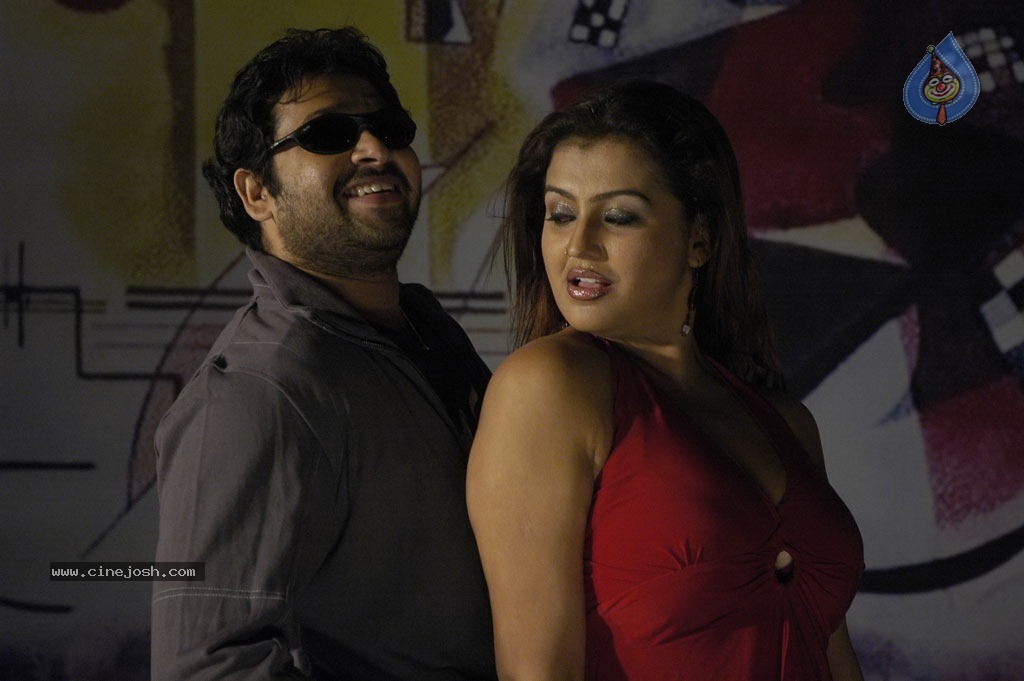 Ninaivil Nindraval Tamil Movie Spicy Stills - 15 / 58 photos