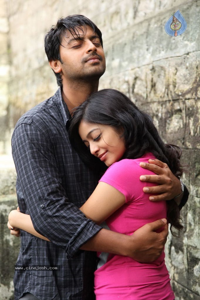Paagan Tamil Movie Hot Stills - 4 / 61 photos