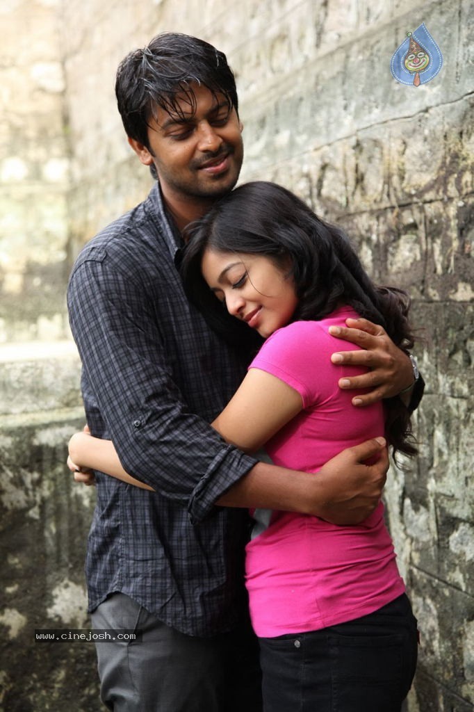 Paagan Tamil Movie Hot Stills - 18 / 61 photos