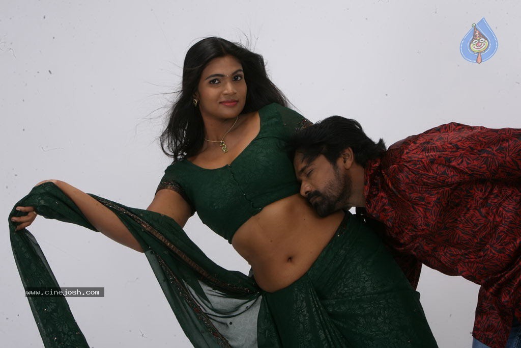 Sathiram Perundhu Nilayam Tamil Movie Hot Stills - 8 / 46 photos
