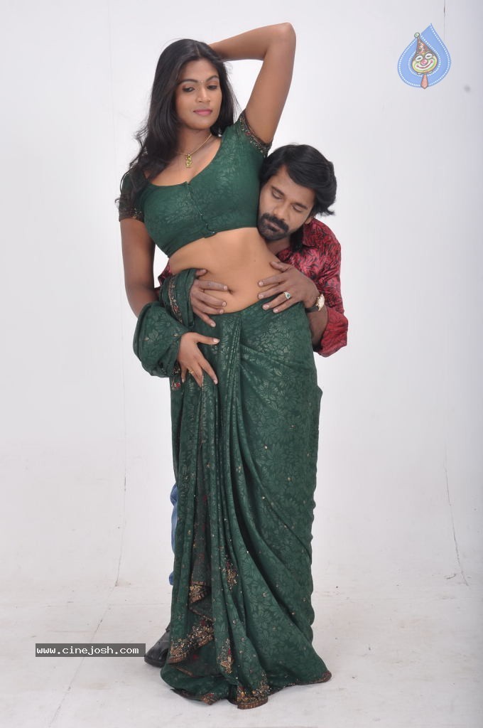 Navel Thoppul Low Hip Show In Saree Page 88 Xossip
