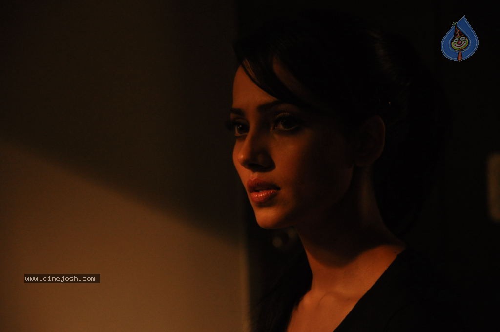 Satya 2 Movie Hot Stills - 21 / 34 photos
