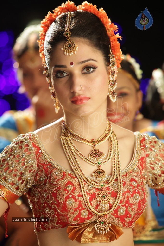 Tamanna New Hot Pics - 5 / 35 photos