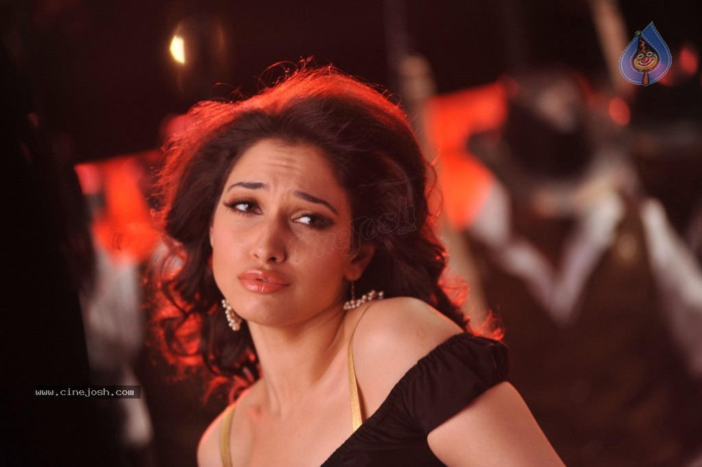 Tamanna New Spicy Stills - 7 / 113 photos