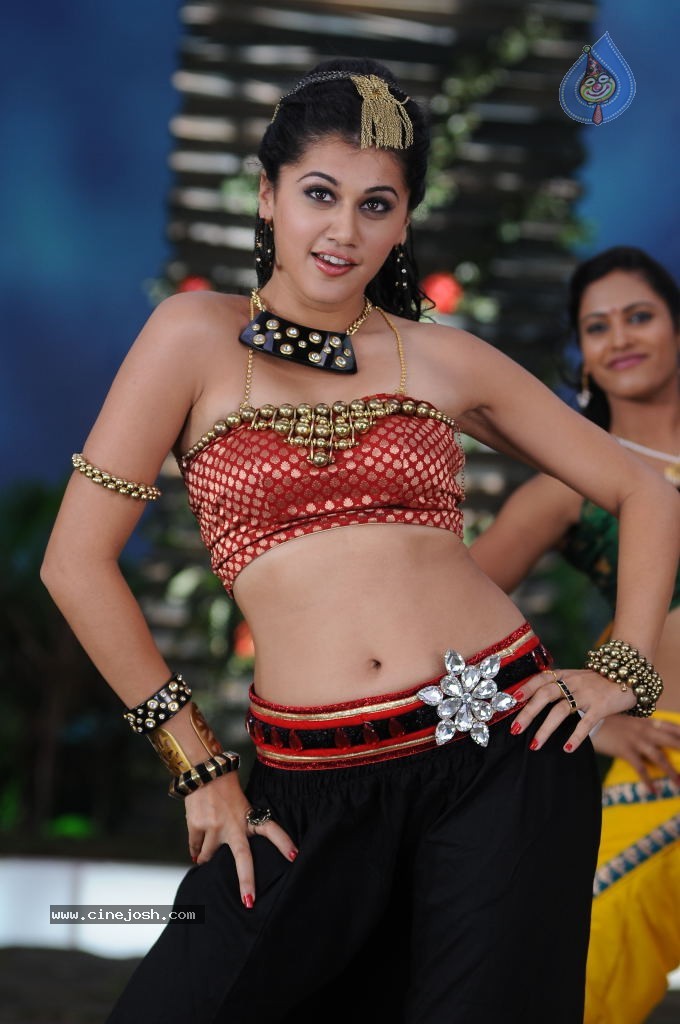 Tapsee Hot Gallery - 8 / 52 photos