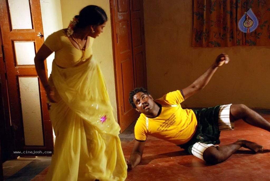Thenmozhi Thanjavur Movie Hot Stills - 33 / 52 photos