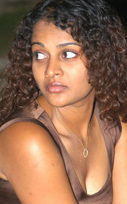 Sonia's hot affair with Tamil Director?