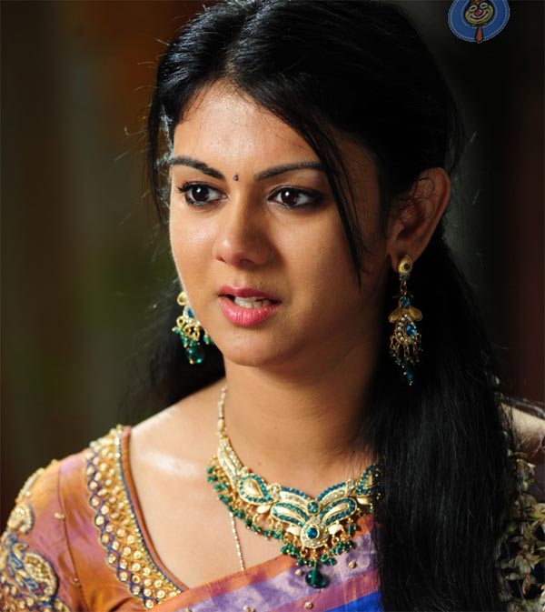 CineJosh.com: Gopi Heroine Back @ Horror!