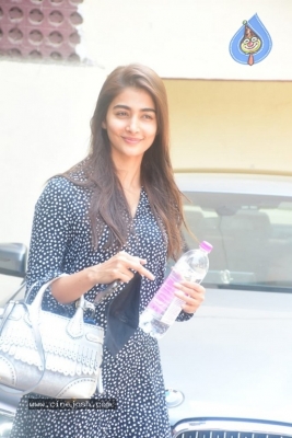 Pooja Hegde Spotted in Bandra - 10 of 11