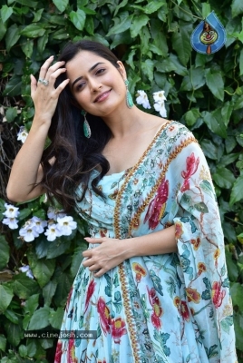 Ashika Ranganath Photos - 11 of 18