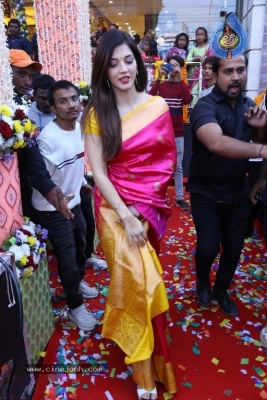 Mehreen launches Chandana Brothers Mall - 15 of 42