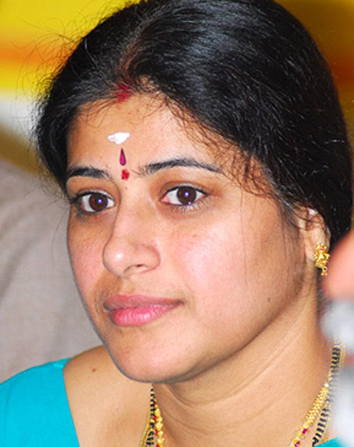telugu actress sudha sudha talking about nagarjuna and uday kiran ఇ డస ట ర ల telugu actress sudha sudha talking about nagarjuna and uday kiran ఇ డస ట ర ల