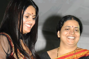 Jeevitha disturb Kalyani's relations.