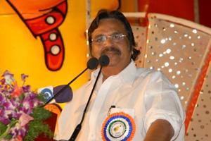 Dasari cries foul once again .