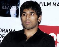 Allu Sirish can't stop it on 'Simha'